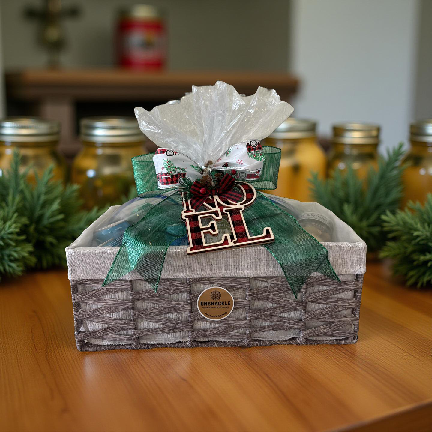 Mistletoe Martini Mixer - A toast to holiday magic πΈ