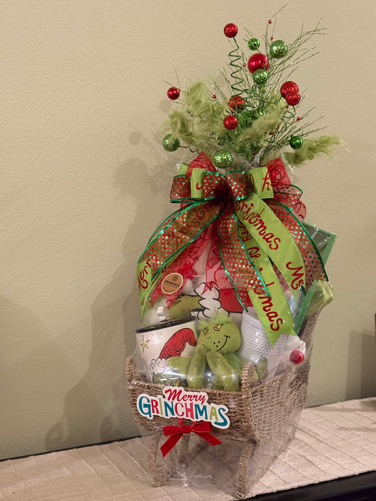 💚 The Grinch Who Gifted Christmas – Even the Grinch couldn’t resist this much Christmas cheer. 🎄✨