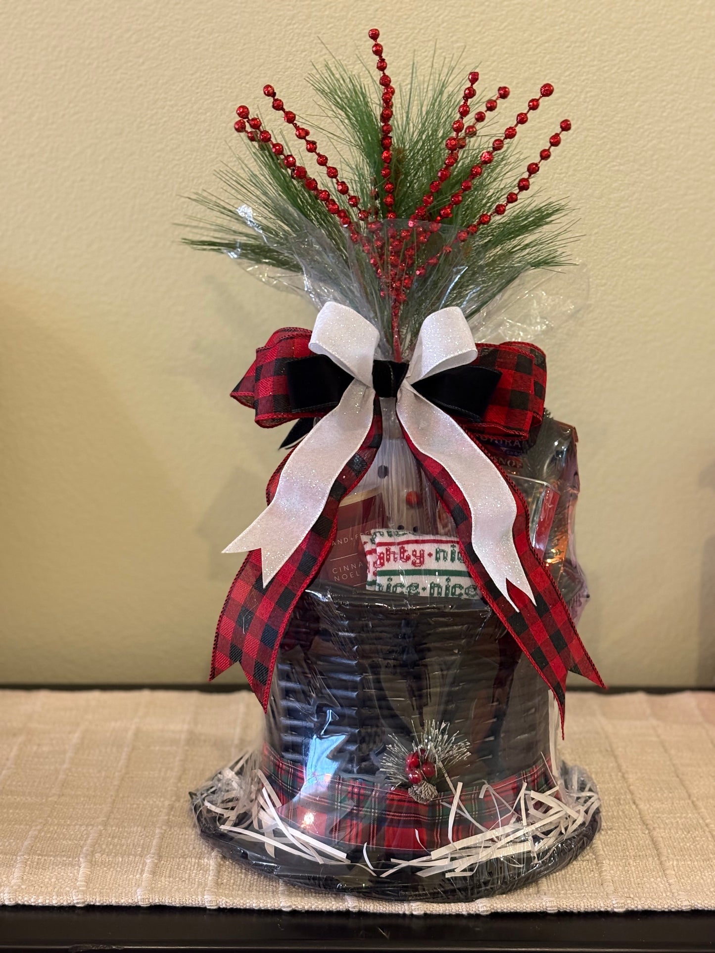 🎩 Enchanted Snowman Winter Lodge Hat — Where winter magic meets cozy elegance.